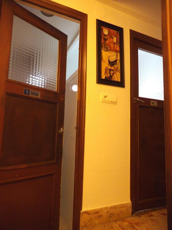 فندق Casa De Huespedes La Pena مدينة إيبيزا المظهر الخارجي الصورة