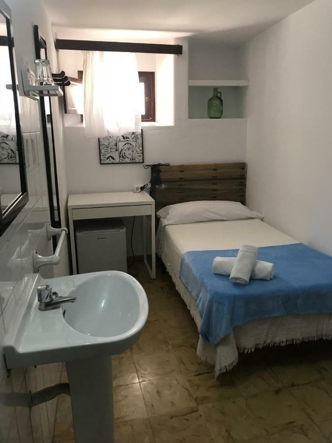 فندق Casa De Huespedes La Pena مدينة إيبيزا المظهر الخارجي الصورة