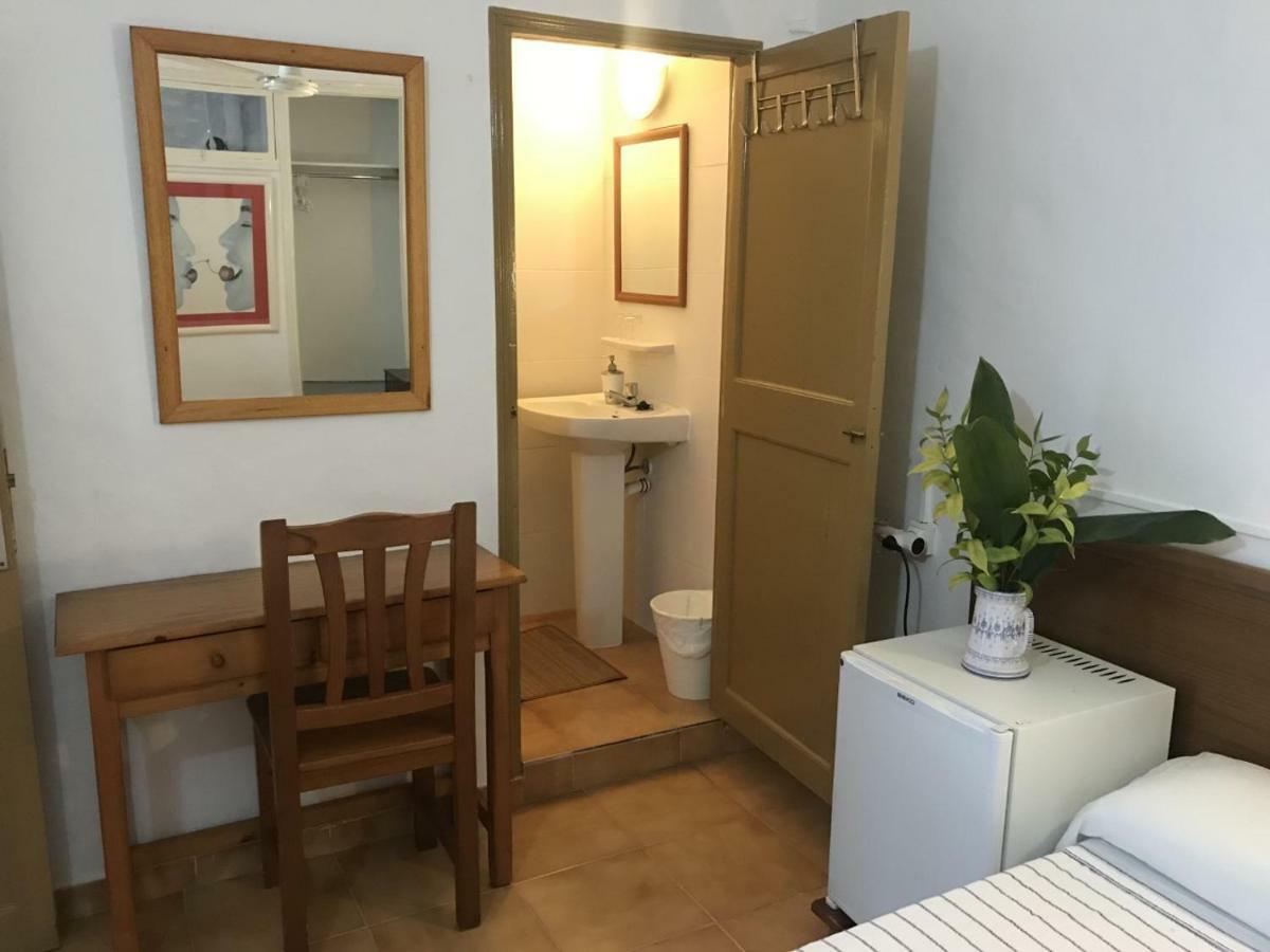 فندق Casa De Huespedes La Pena مدينة إيبيزا المظهر الخارجي الصورة