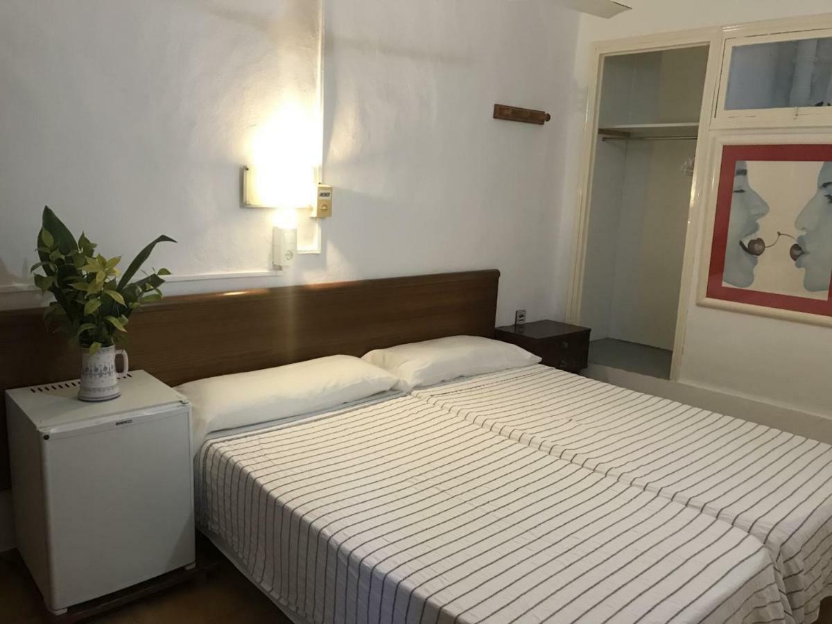 فندق Casa De Huespedes La Pena مدينة إيبيزا المظهر الخارجي الصورة