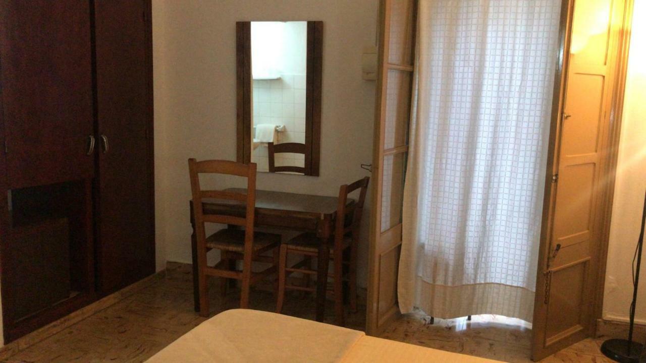 فندق Casa De Huespedes La Pena مدينة إيبيزا المظهر الخارجي الصورة