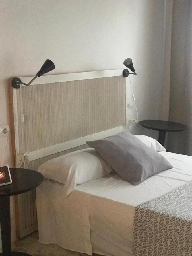 فندق Casa De Huespedes La Pena مدينة إيبيزا المظهر الخارجي الصورة